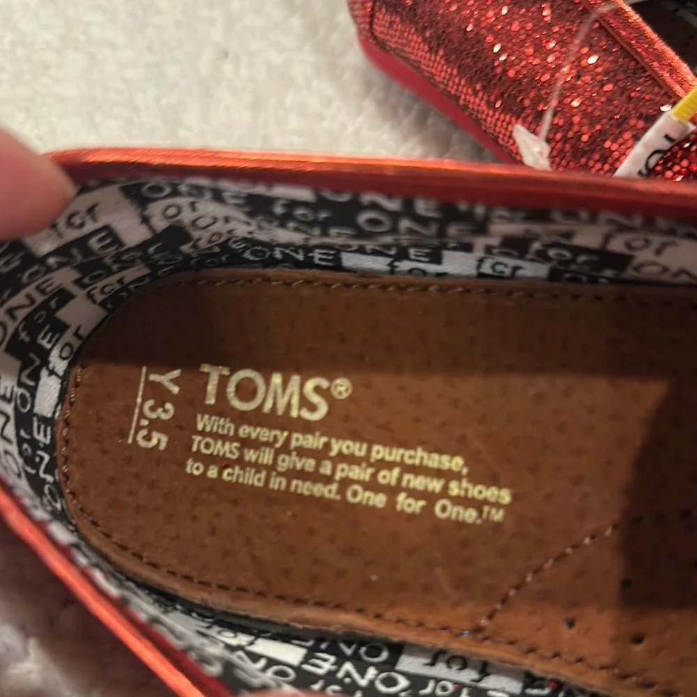 Toms Kids Shoes in Sparkling Red